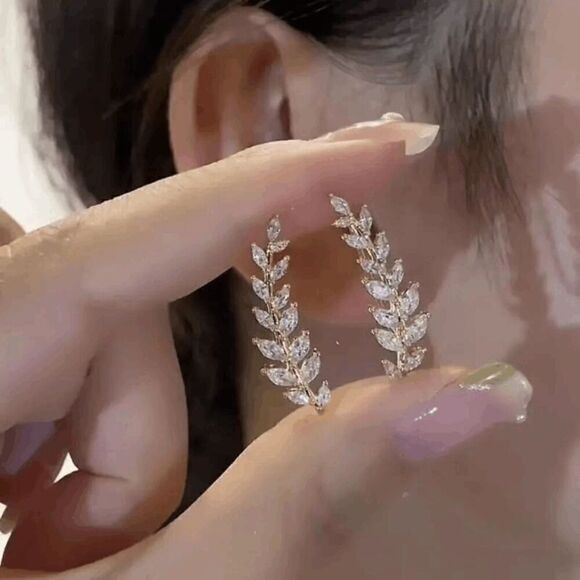 Golden Leaf Diamond Ear Crawler Ear Hugger Earrings - Picture 1 of 5